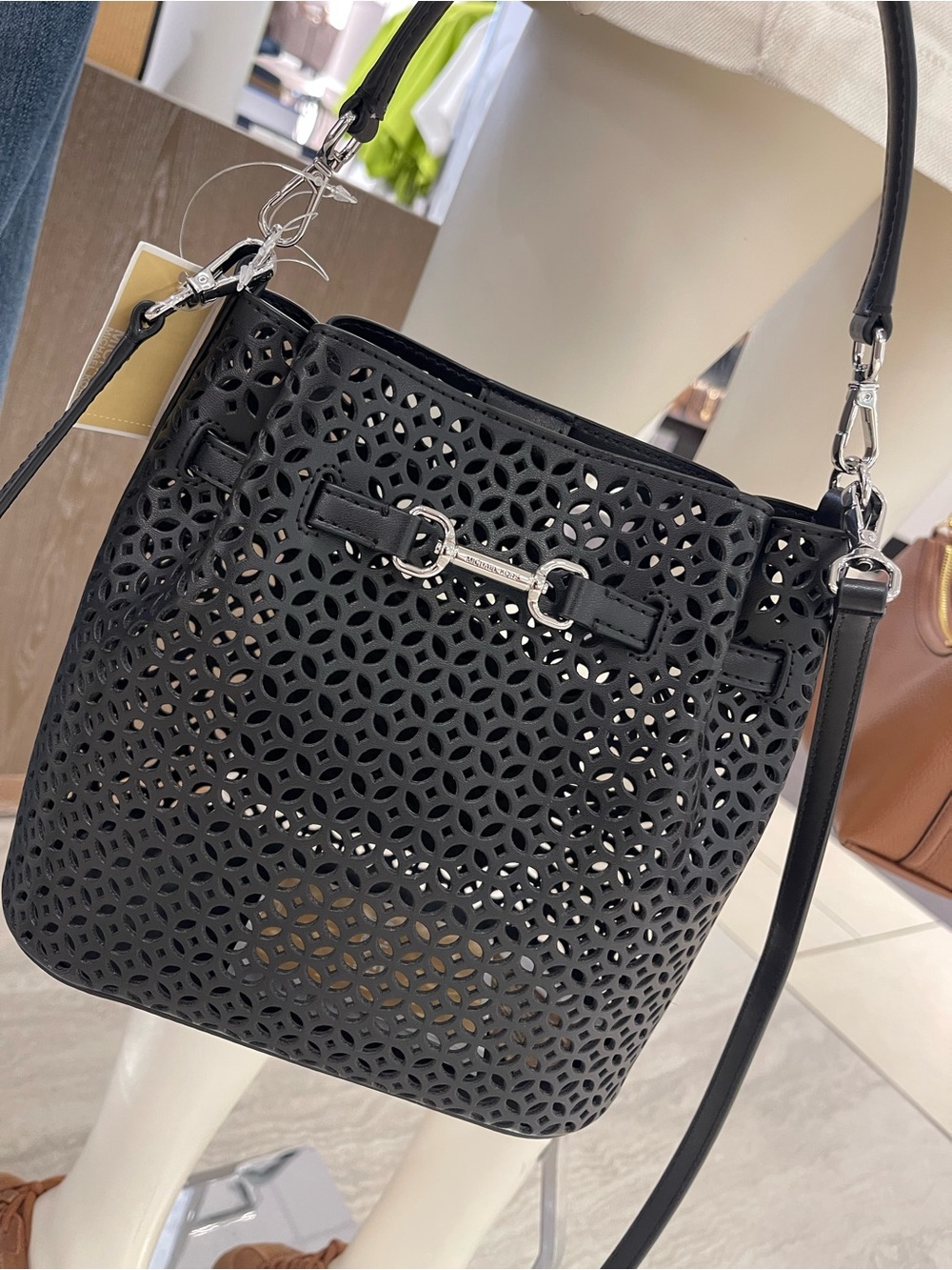 NWT MICHAEL KORS Carson Small Floral Laser-Cut Bucket Bag in Black - Picture 5 of 14